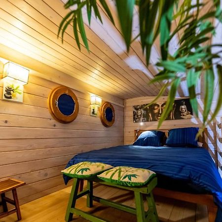 Gite Et Chambre D'Hote Gussignies Esterno foto