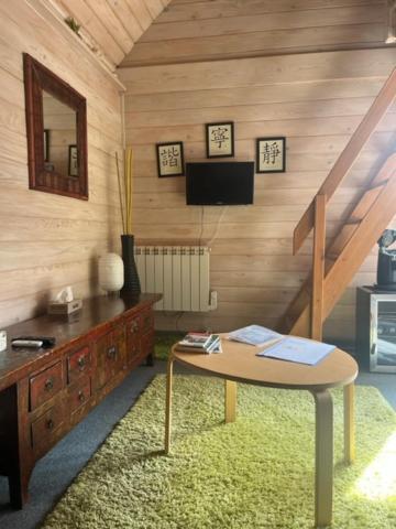 Gite Et Chambre D'Hote Gussignies Esterno foto