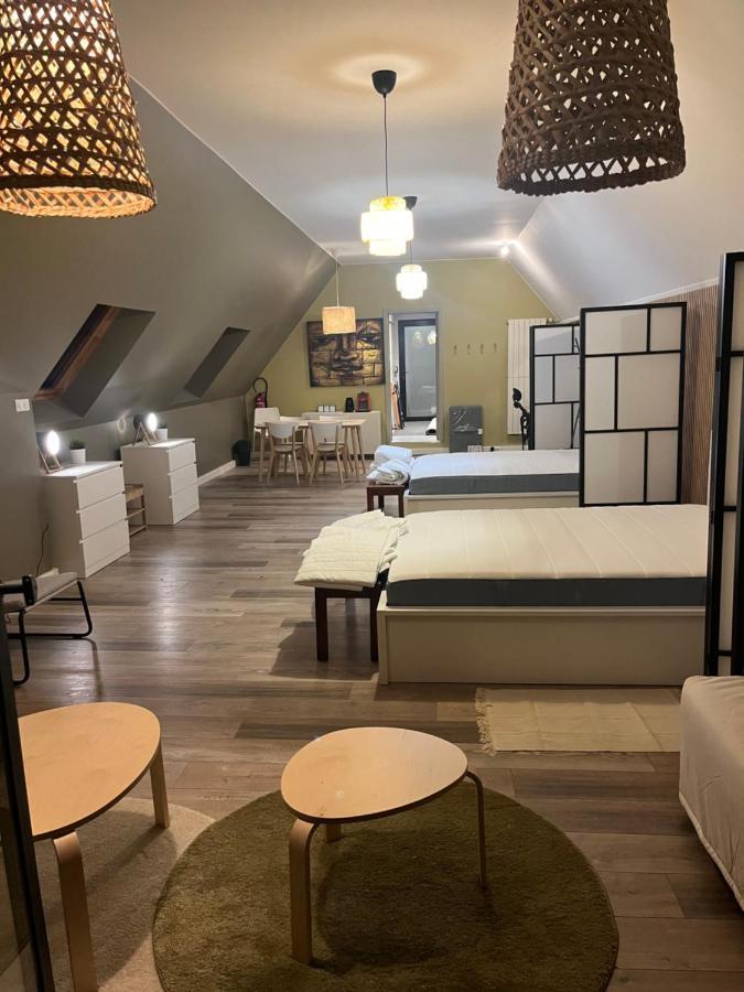 Gite Et Chambre D'Hote Gussignies Esterno foto