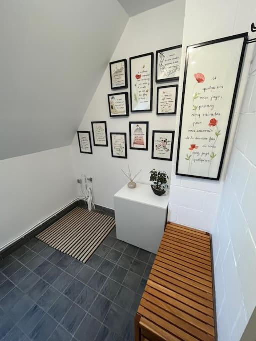 Gite Et Chambre D'Hote Gussignies Esterno foto
